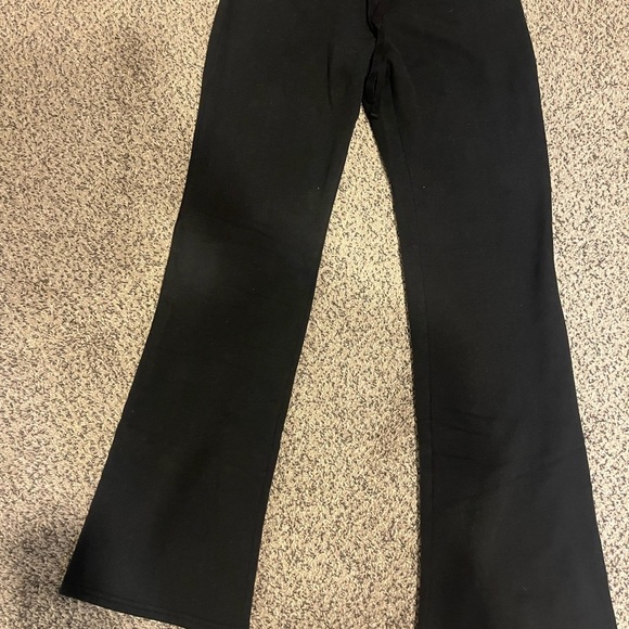 Cozy Black Sweatshirt and Sweatpants Set - Picture 3 of 3